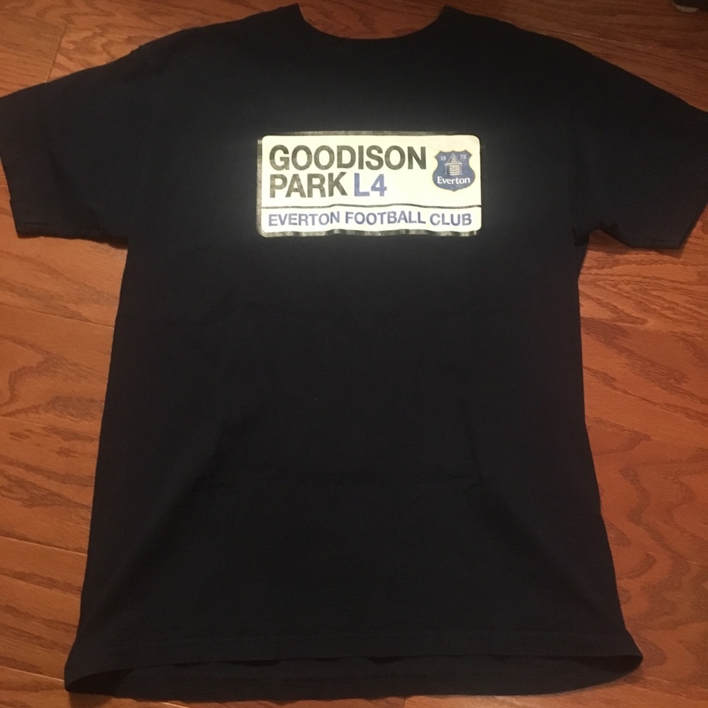 Everton Logo/Goodson Park Sign Tee